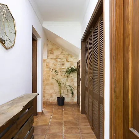 Eden Marysol Villa