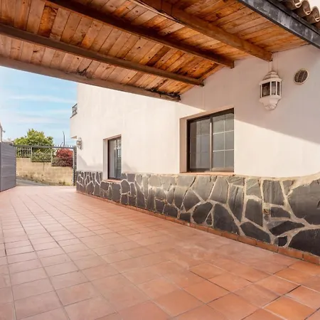 Eden Marysol Villa